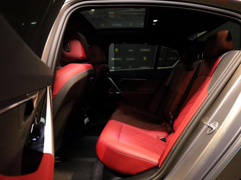 2025 BMWi Serisi i5 M60 xDrive
