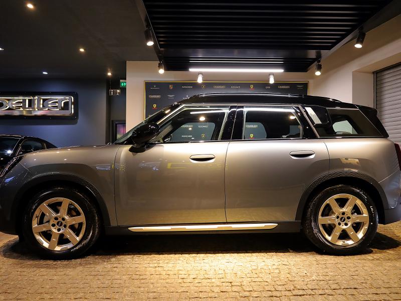 2025 MiniCountryman E E Favoured