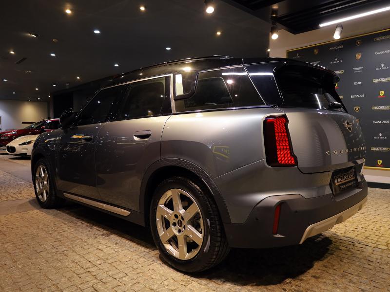 2025 MiniCountryman E E Favoured
