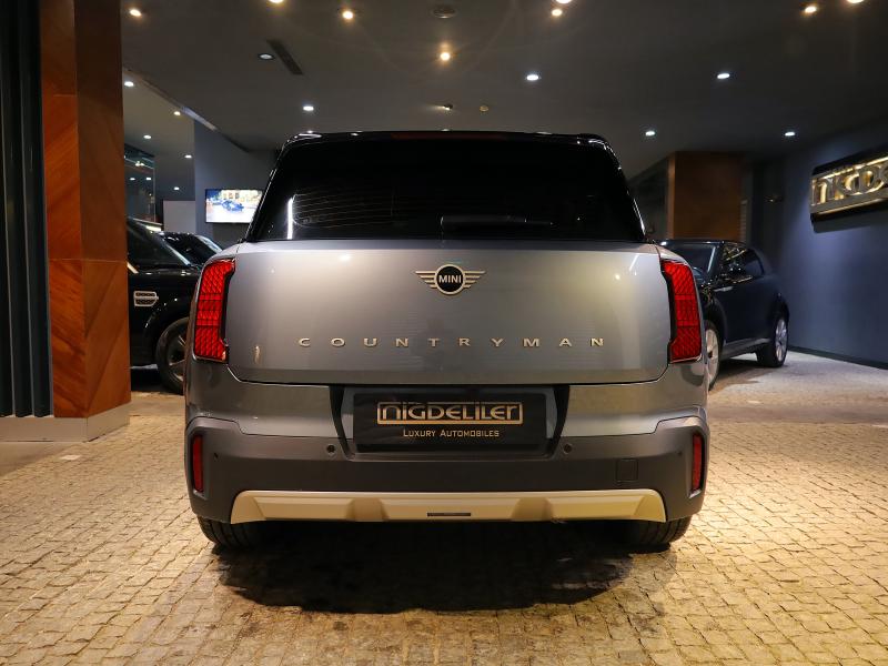 2025 MiniCountryman E E Favoured
