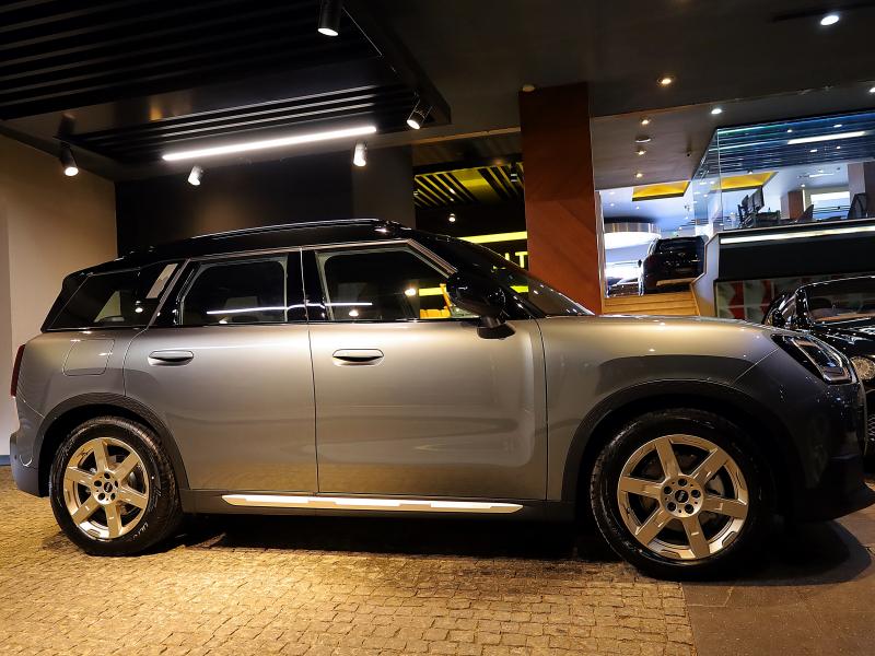 2025 MiniCountryman E E Favoured