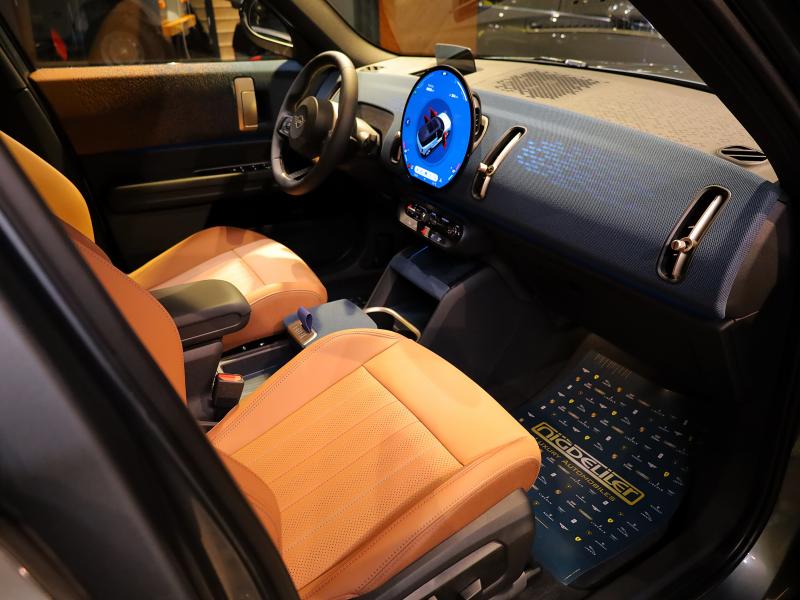 2025 MiniCountryman E E Favoured