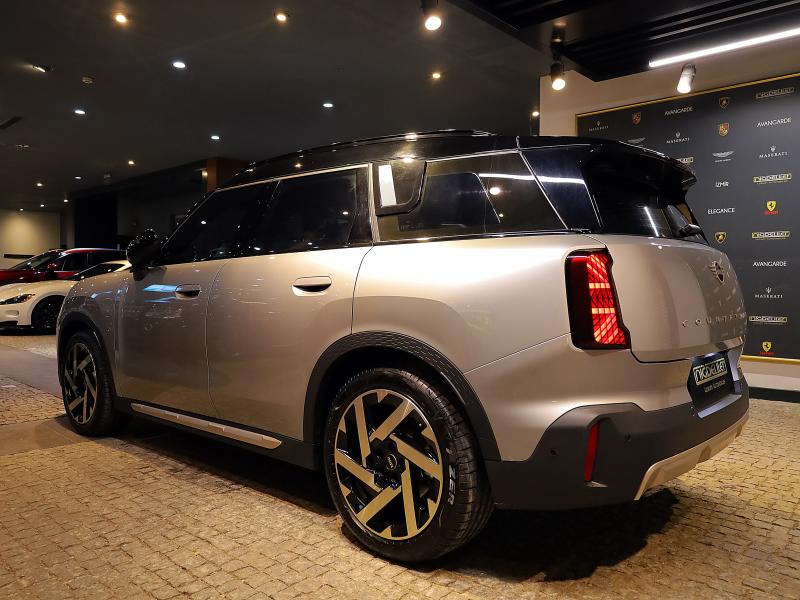2025 MiniCountryman E E Favoured