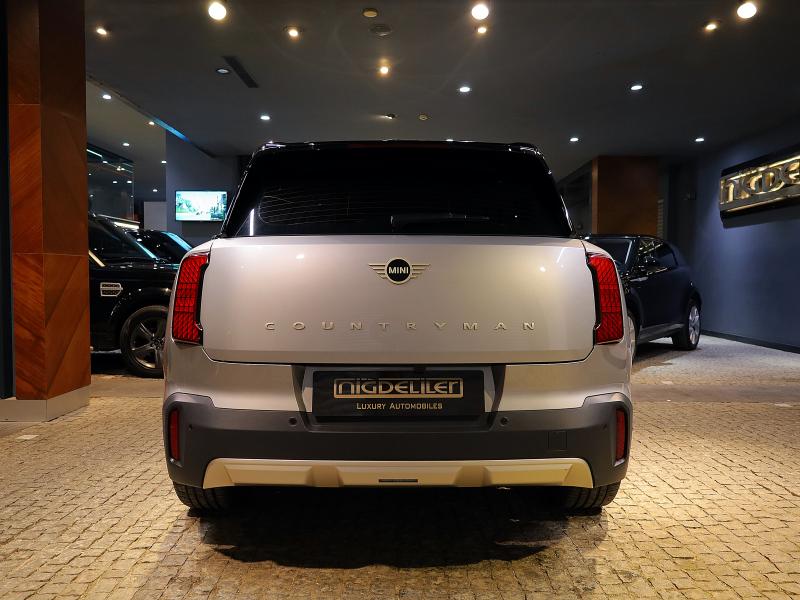 2025 MiniCountryman E E Favoured