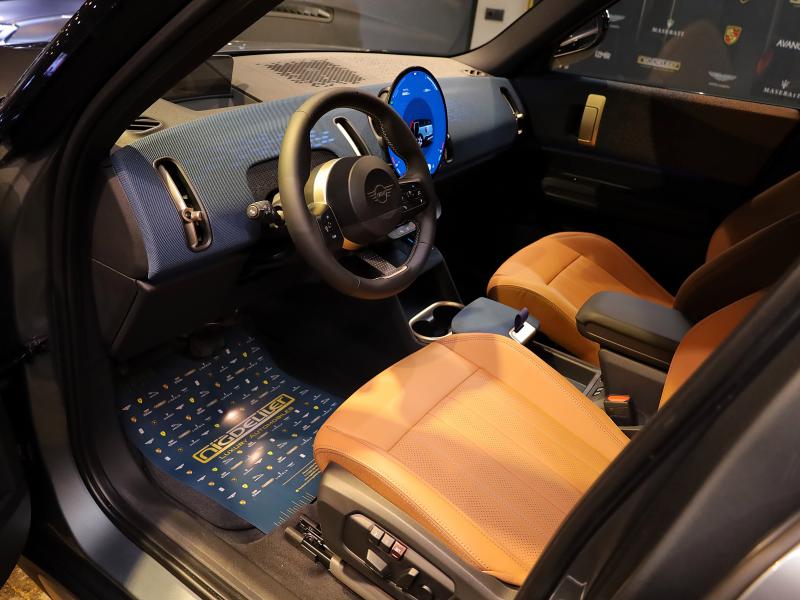 2025 MiniCountryman E E Favoured
