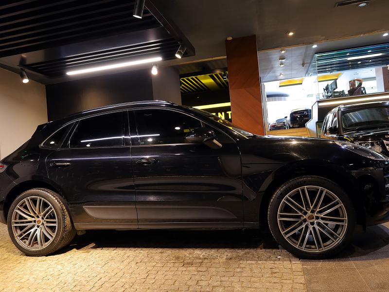 2019 PorscheMacan 2.0