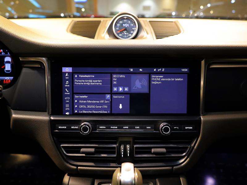 2019 PorscheMacan 2.0