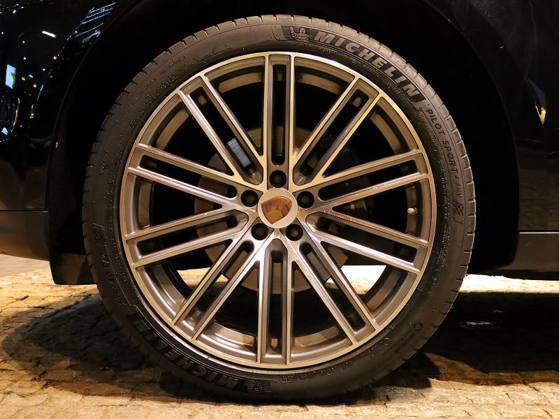 2019 PorscheMacan 2.0